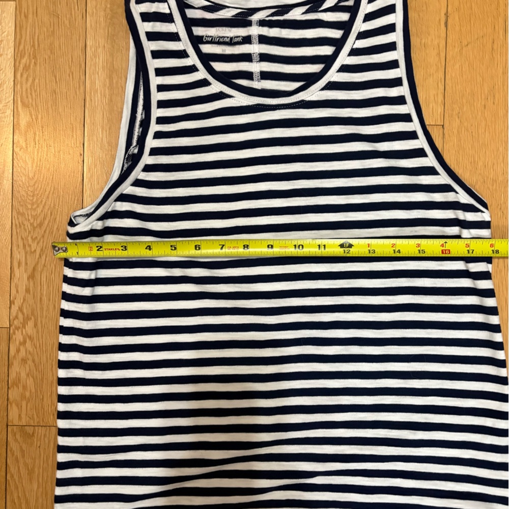 J.Crew Striped Girlfriend Tank Top Navy White Nautical Coastal Preppy Size M - Picture 4 of 5